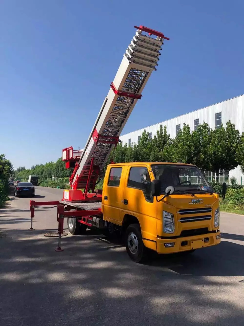 苏州吴中附近的云梯车出租服务：轻松解决高空作业需求