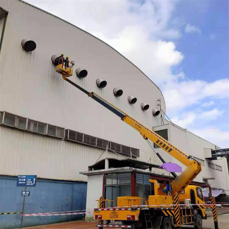 苏州吴中高空作业车出租服务：专业广告牌安装解决方案