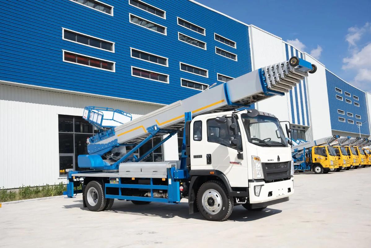 苏州吴中出租云梯车高空作业车 建筑垃圾搬运